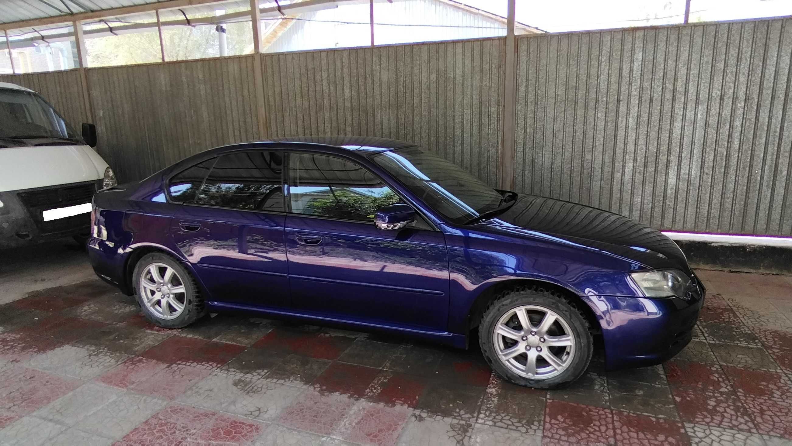 продается автомашина Subaru Legacy 2004 года