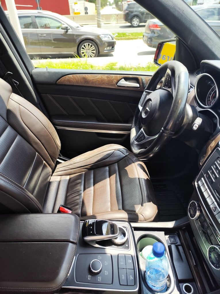 Vând Mercedez GL 5.5 Benzina paket Maybach