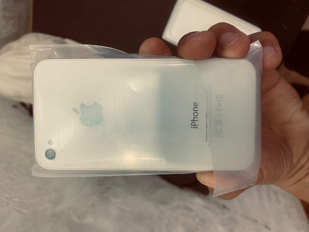 Продам Айфон 4s новый