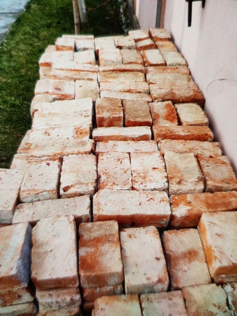 Vand cărămidă veche