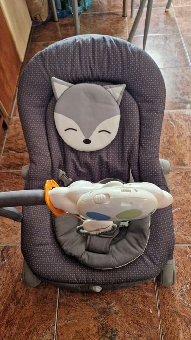 Vând scaun bebelus Chicco spătar reglabil, mod fix sau balansoar cânte