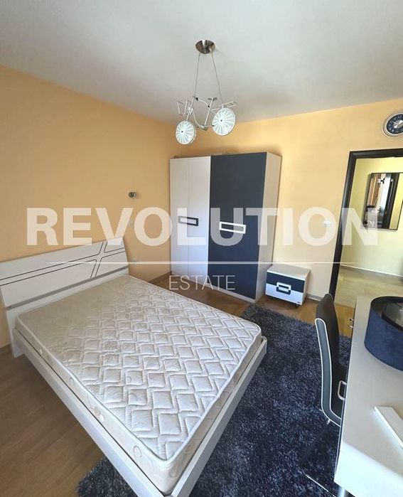 Дава се под наем Тристаен апартамент в Варна, Възраждане 1 - 86 кв.м за 750 € - Снимка #2