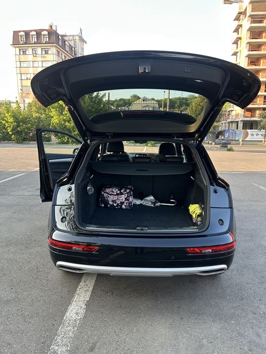 Vand Audi Q5 / ofer factura pe masina