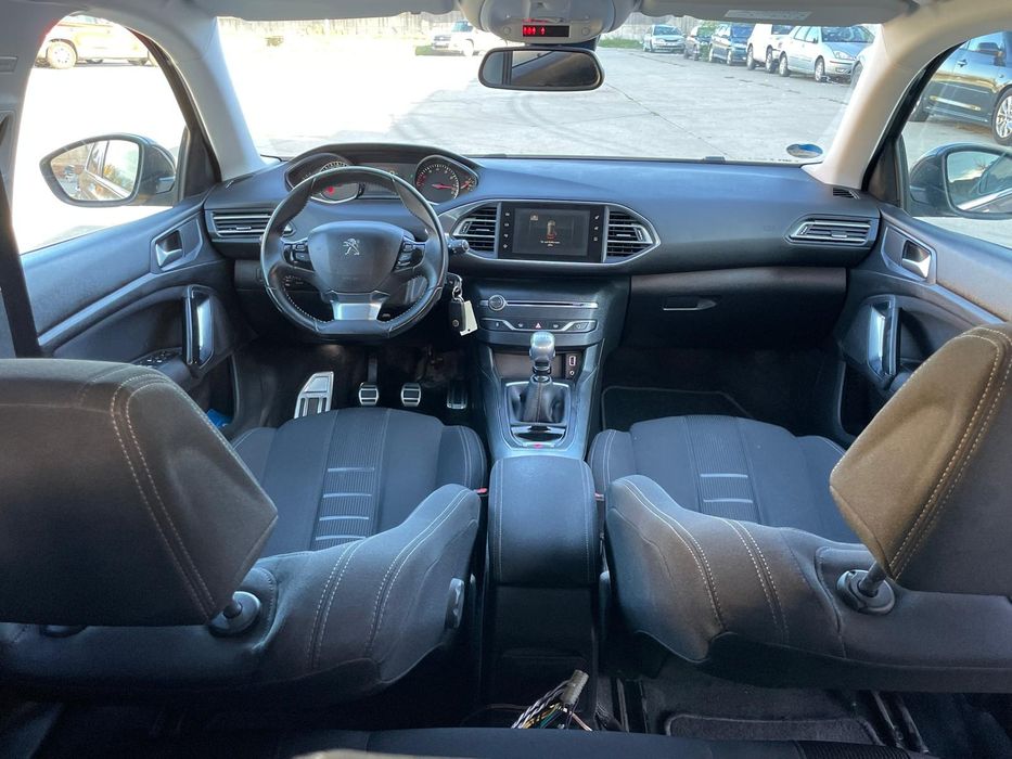 Peugeot 308 1,6 benzina Faruri Led Navi 160 CP