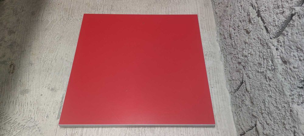 Blat 68,5 x 68,5 cm din PAL rezistent, pentru masa