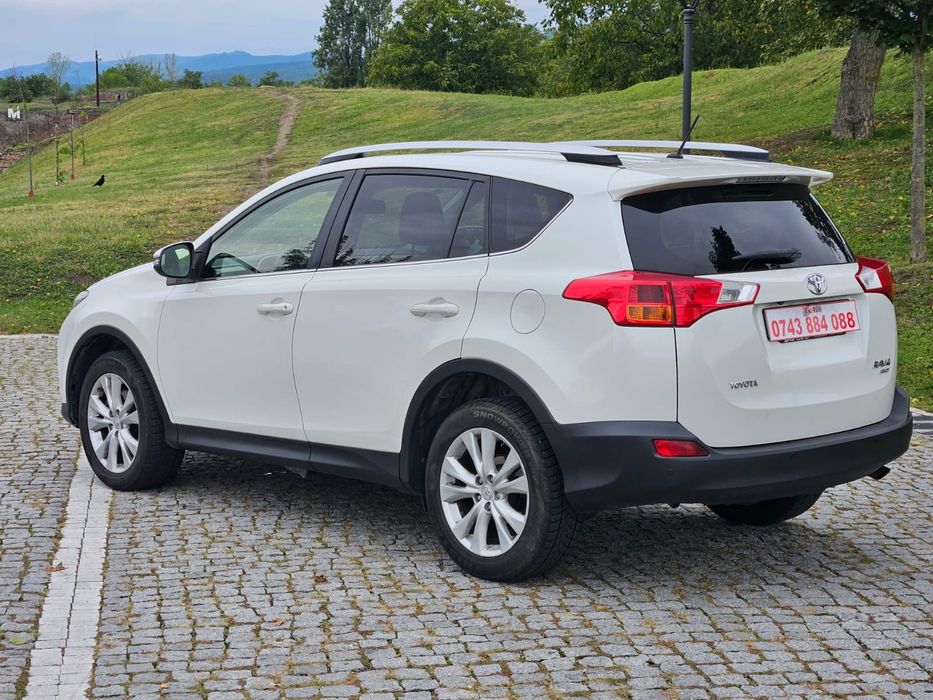 Toyota Raw-4 An 2014-11 Motor 2.0 Diesel Tracțiune 4x4 La Buton