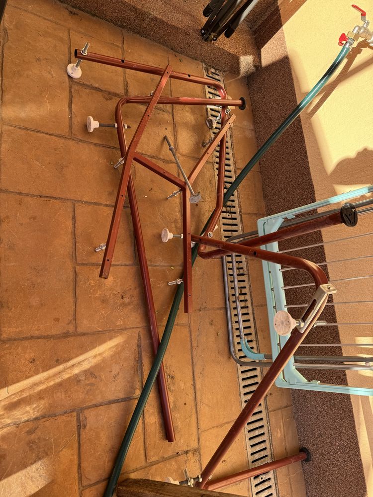 Cadǎ colț în stare foarte bunã