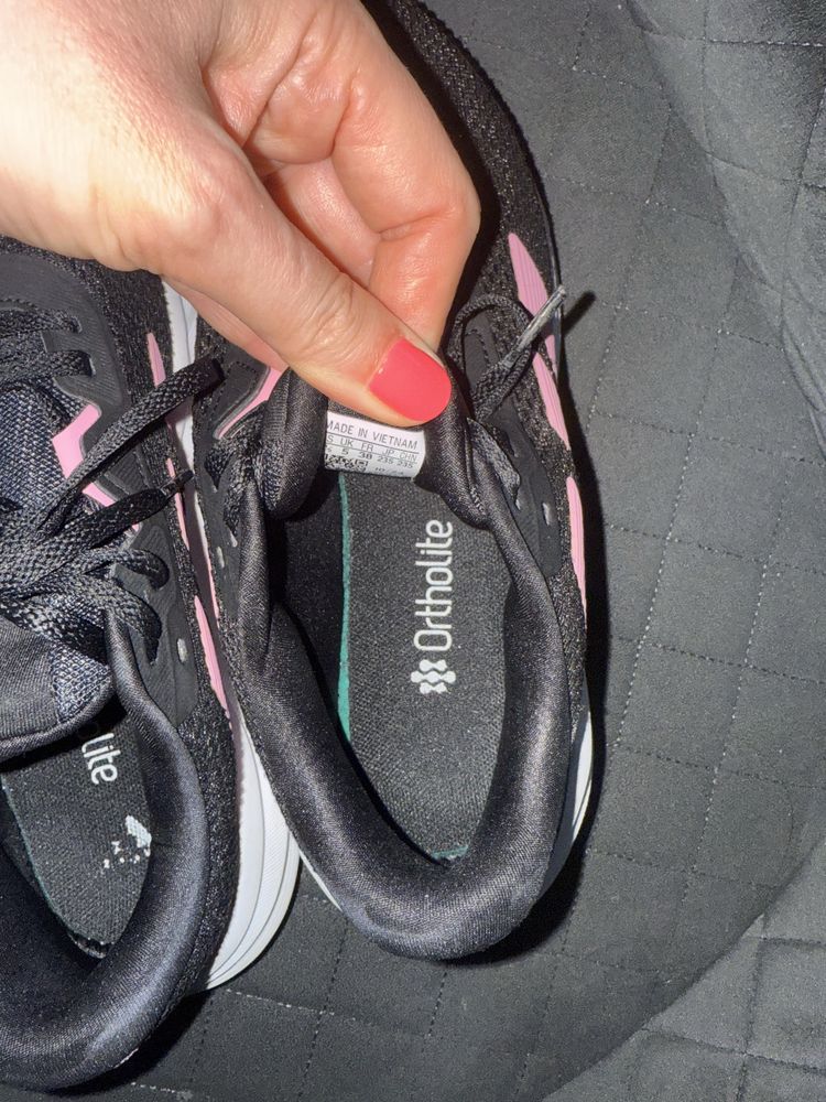 Дамски маратонки adidas и Reebok