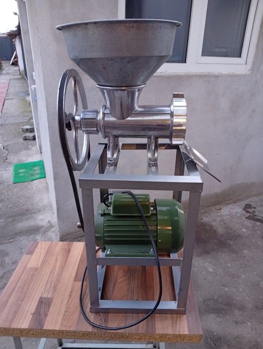 Mașina de tocat carne mărimea 32 motor electric 3 kw