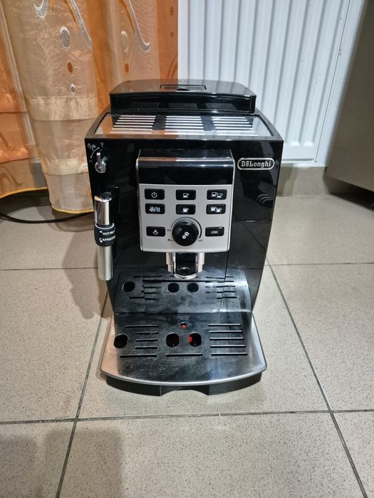 Espressor cafea delonghi