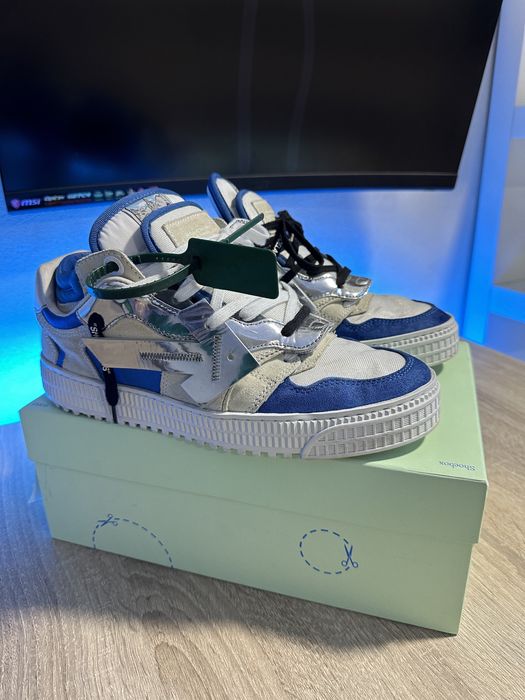 Off white Floating Arrow 3.0