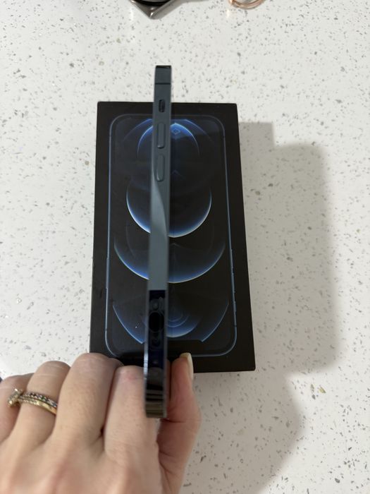 Iphone 12 Pro albastru