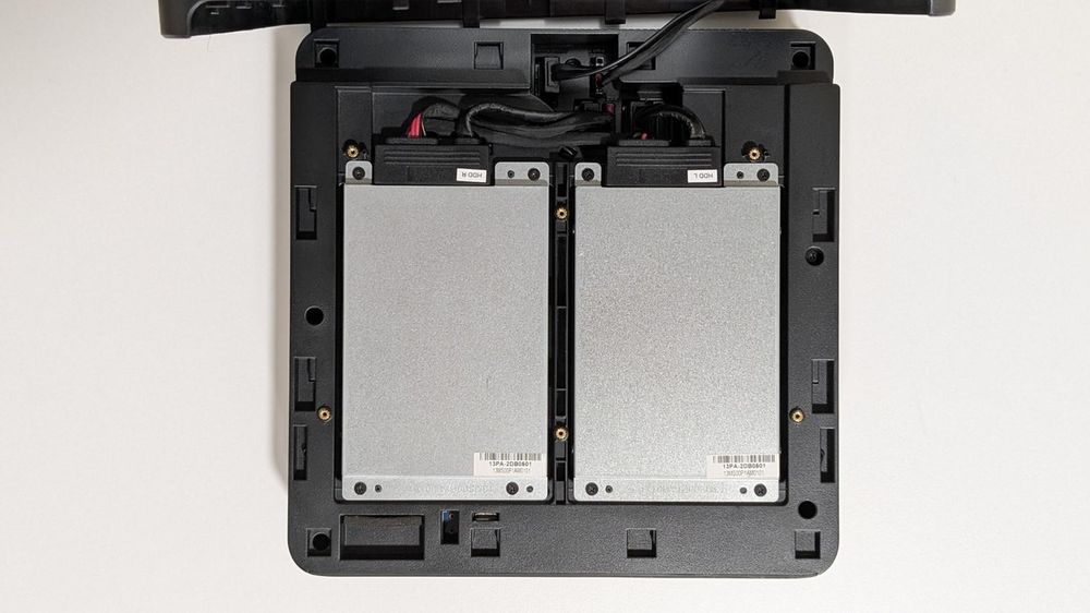 Asus VivoMini VC65 i7-6700T 16GB 256GB SSD Wi-Fi +1 място за 2.5"