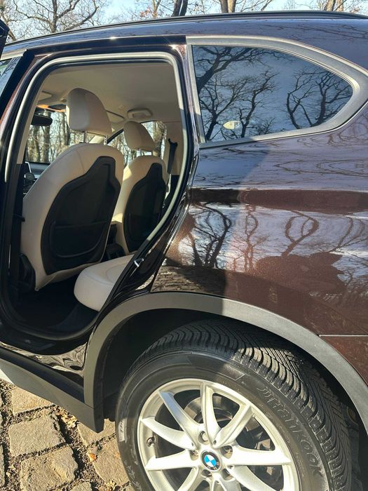 BMW X1 sDrive16d Automatic | 2019 Luxury Spec | Sparkling Rare Color