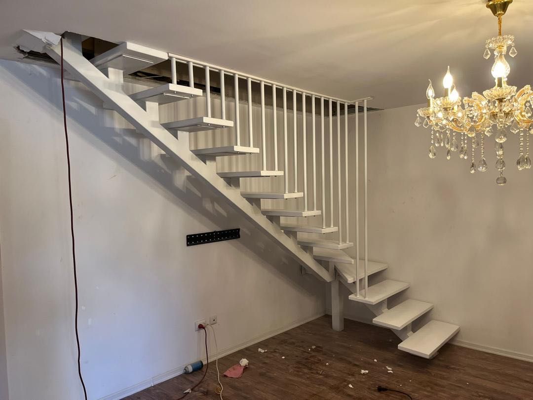 Scara si foisor din lemn si fier interior si exterior