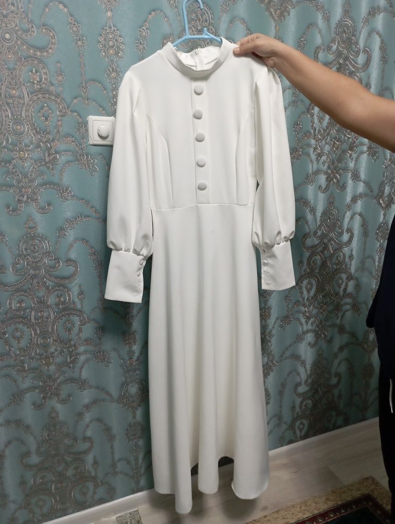 Белые Платья 40,42 размер новый
