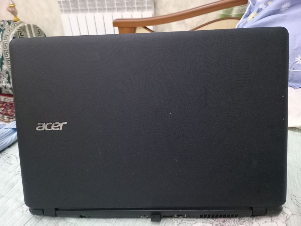 Acer noutbook yaxshi holatda office dasturlari uchun zo'r varyant