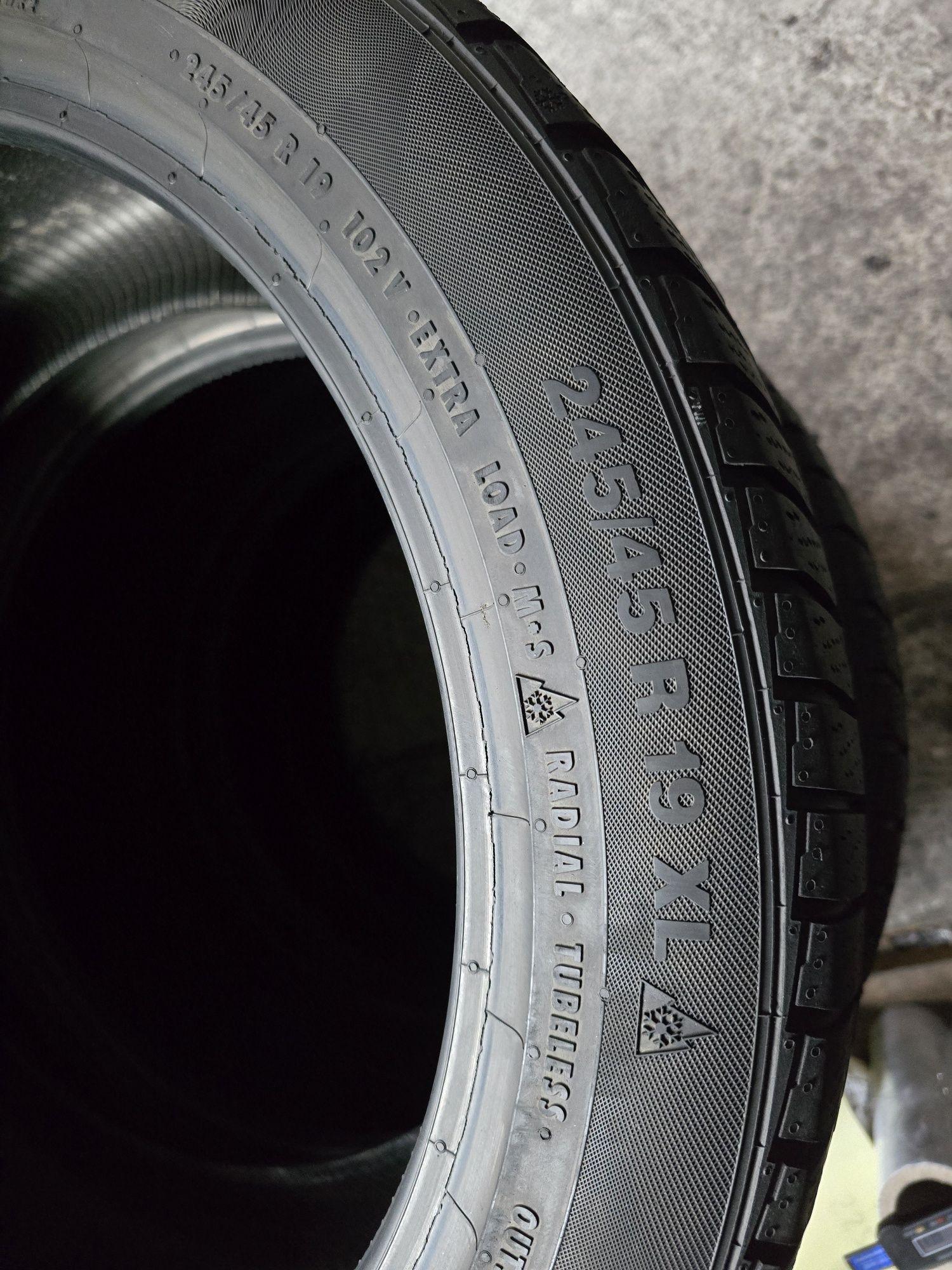 Continental 245/45 R19 102V MS iarnă