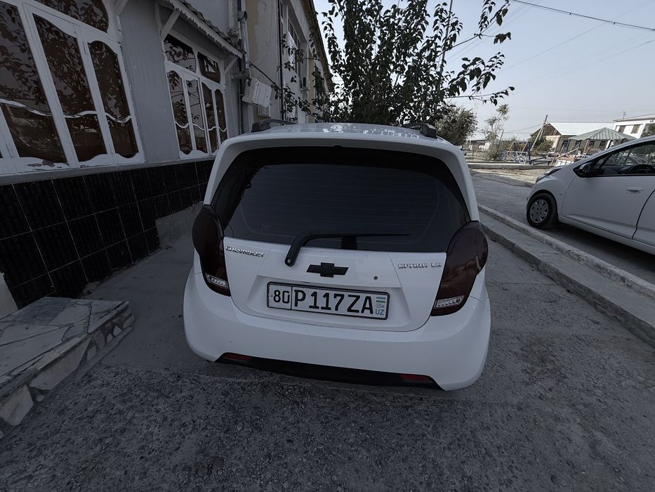 Spark navarot qilingan tanirofka ruxsatnoma ideal