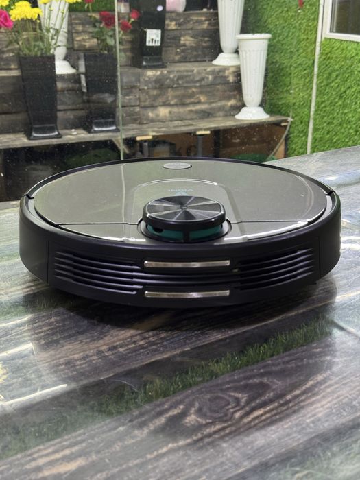Два робот пылесоса Viomi Cleaning Robot и Robotic Vacuum Cleaner