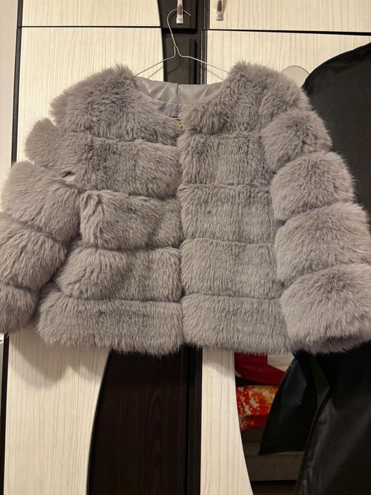 Vand blanita pentru femei intro stare foarte buna