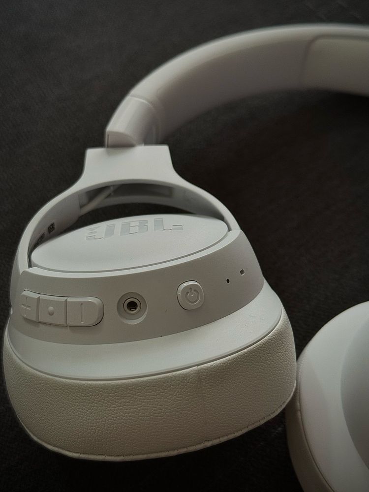 Аудио Слушалки JBL  720