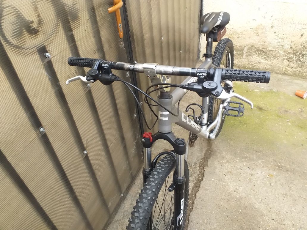 Bicicleta CUBE roți pe 26 cu 27 de viteze hidraulic