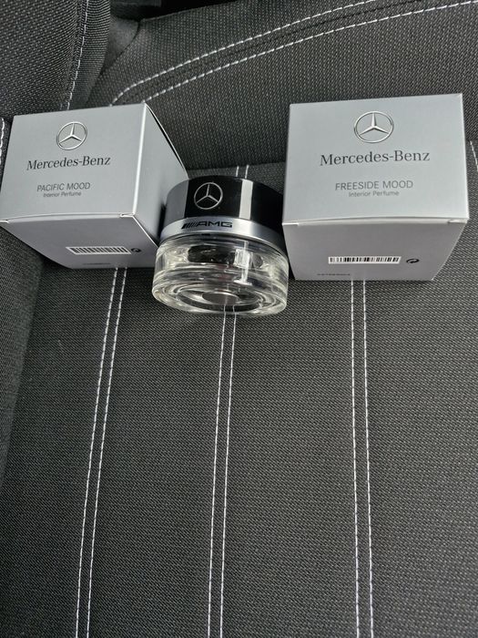 Vand 3 odorizante auto pentru torpedou originale Mercedes!