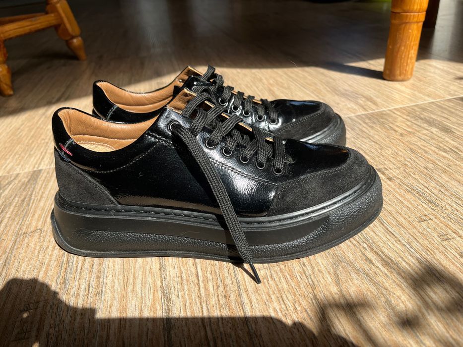 Кожени черни дамски обувки