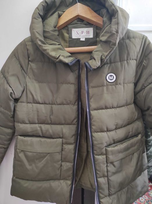 Продам женскую демисезонную куртку