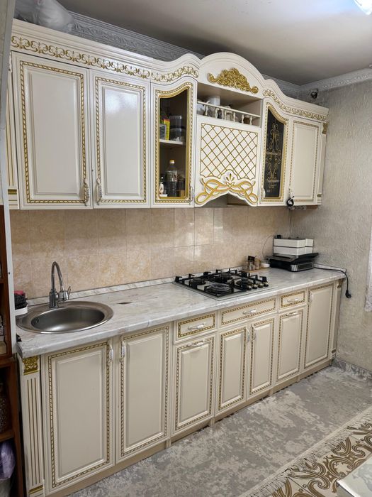 Продам кухнный гарнитур срочно