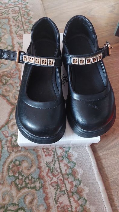 Продам туфли детские