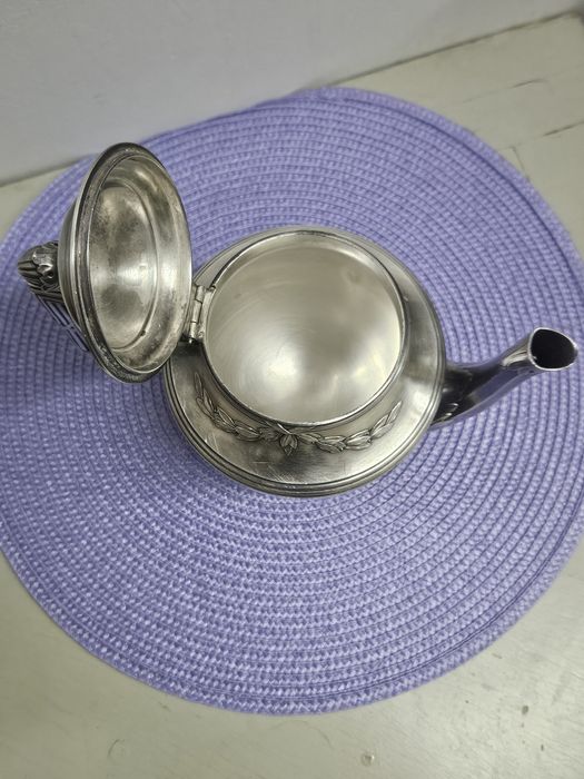 Посребрен френски чайник