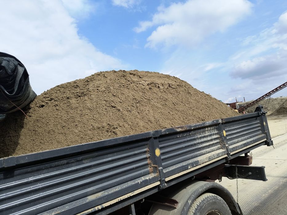 Nisip, Balastru, Piatra naturala,Piatra sparta, Pamant vegetal.