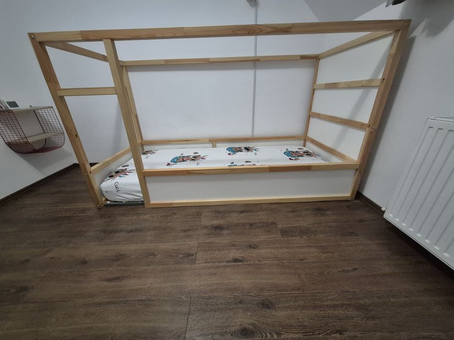 Vând pat pentru copii Kura de la Ikea 90×200