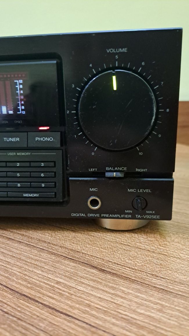 Vind preamplificator, egalizator Sony TA V 925 EE