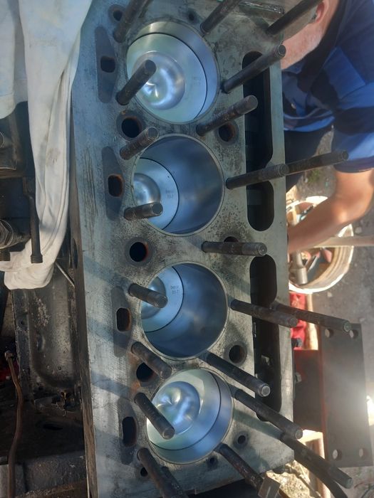 Tractor cu incarcator frontal