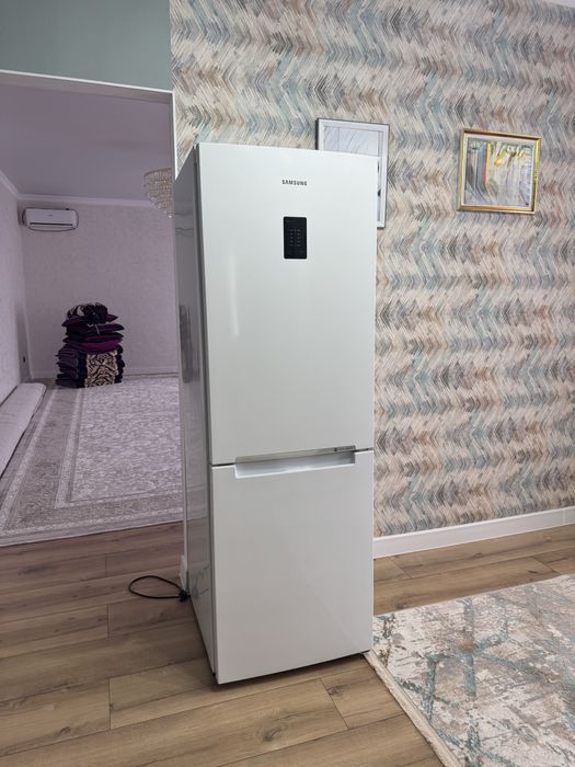 Холодильник Samsung с сенсорном экраном