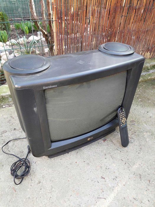 Electronica de la un TV cu tub LG model CF 20D 26X. TV functionabil!