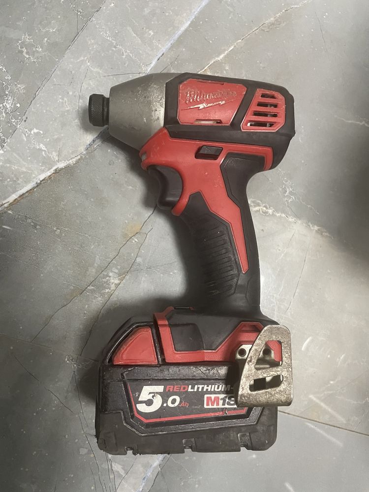 Milwaukee M18 BID-Импакт винтоверт