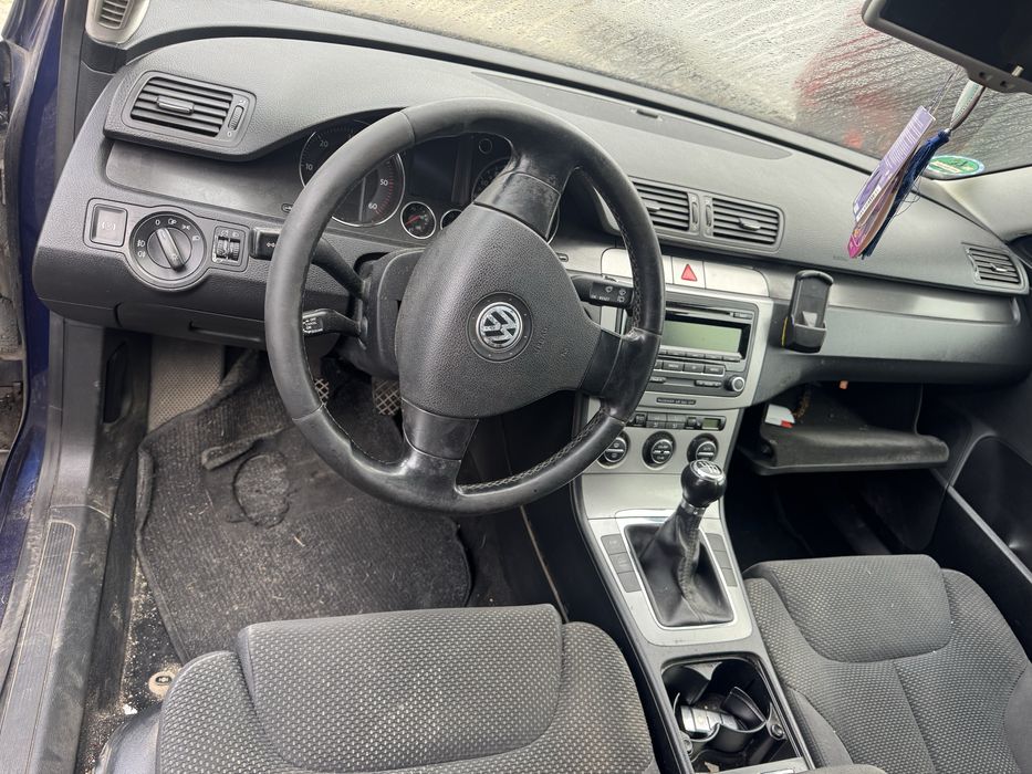 Dezmembrez  Wv Passat B6 volan stanga