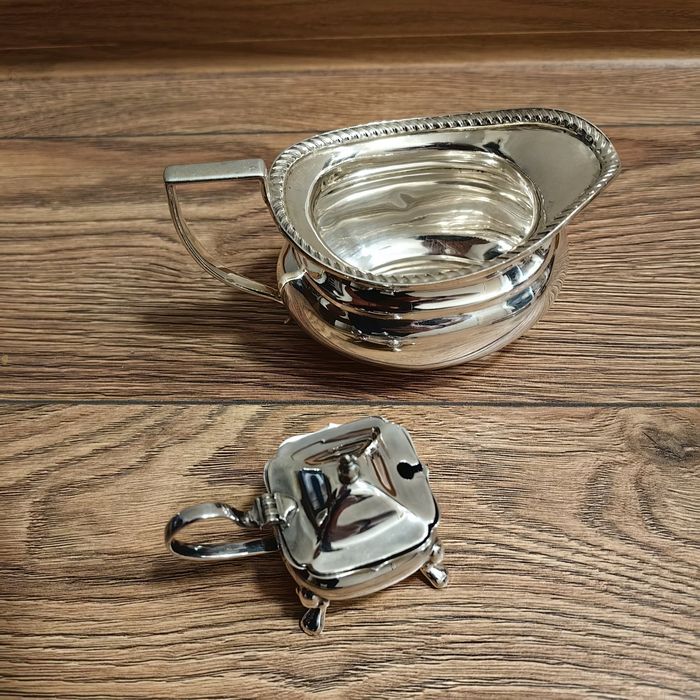 Антикварен посребрен комплект