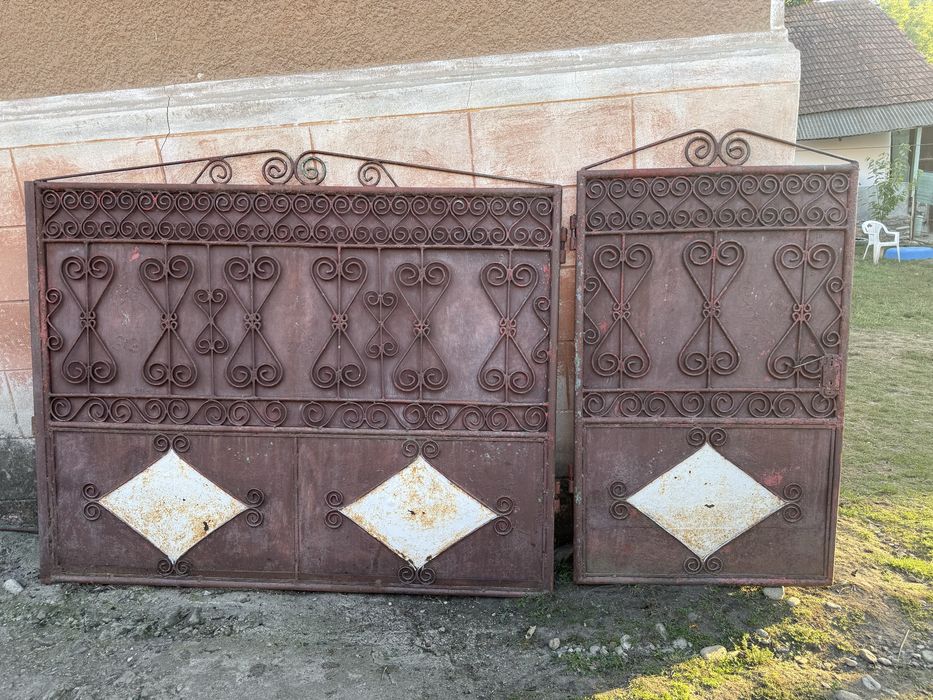 Porti de fier in stare buna