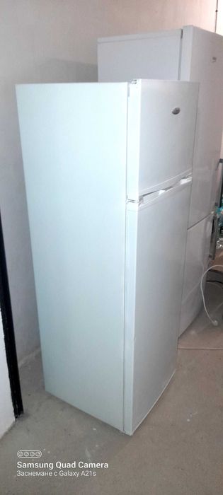 Продавам хладилник Лърпул във перфектно състояние