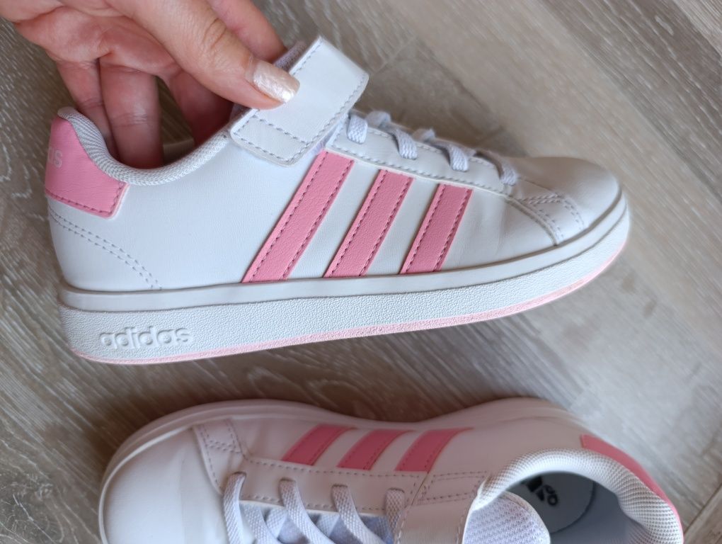 Маратонки Adidas за момиче, размер 33