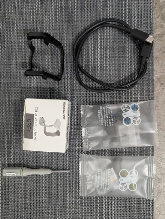 Dronă DJI NEO Fly More Combo