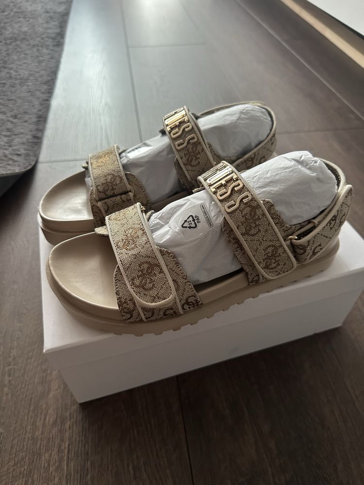 Сандали Guess чисто нови