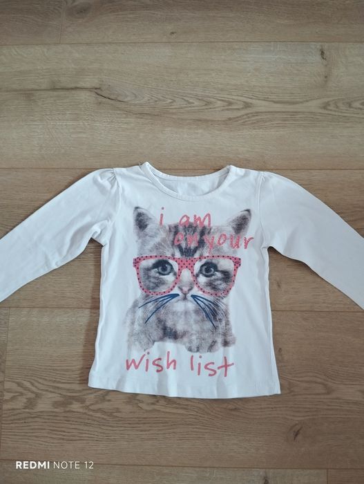 Сукманче + две поли, къси панталонки и два броя блузки подарък 110