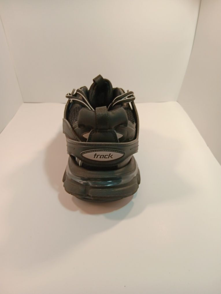 Balenciaga track