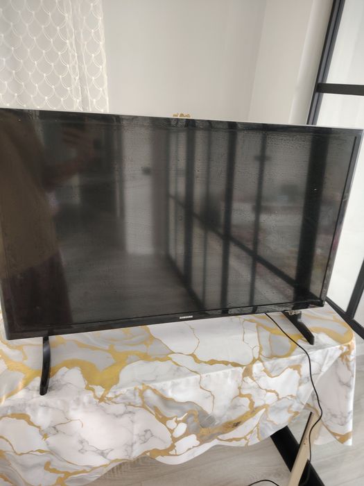 Телевизор Samsung UE32J4500AK 81 см чёрный